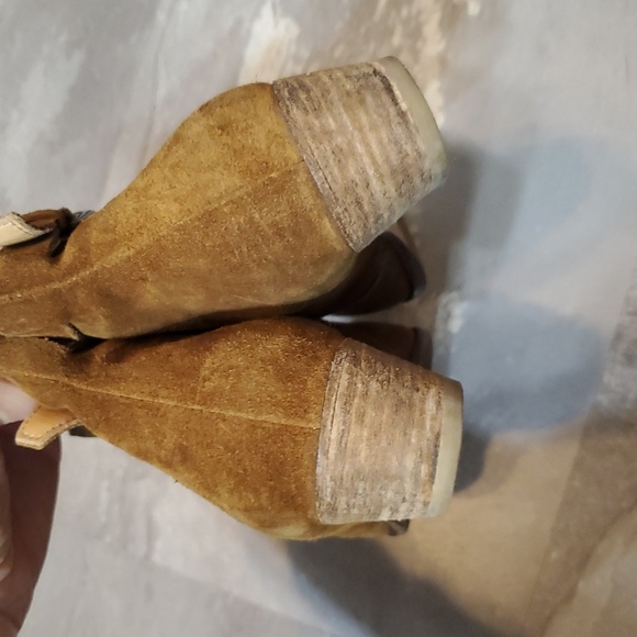 Ba&sh Suede Ankle Boots. Size 39. Genuine Leather. Light Brown. 1.5" Block Heel. - Picture 4 of 12